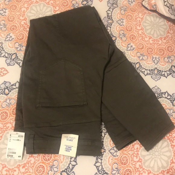 H&M Pants - NWT olive skinny jeans H&M